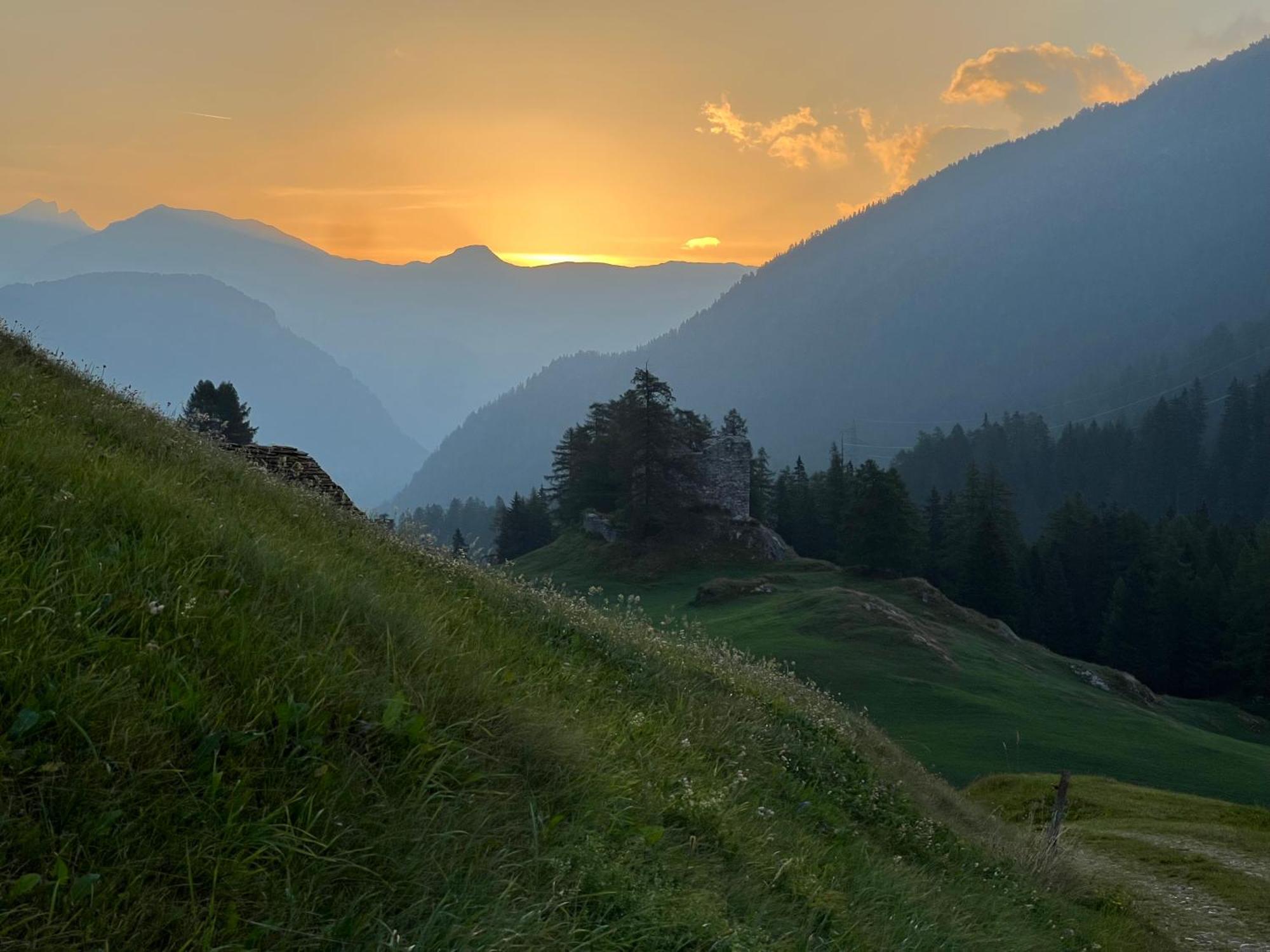Hotel Piz Tambo Splügen Exteriör bild