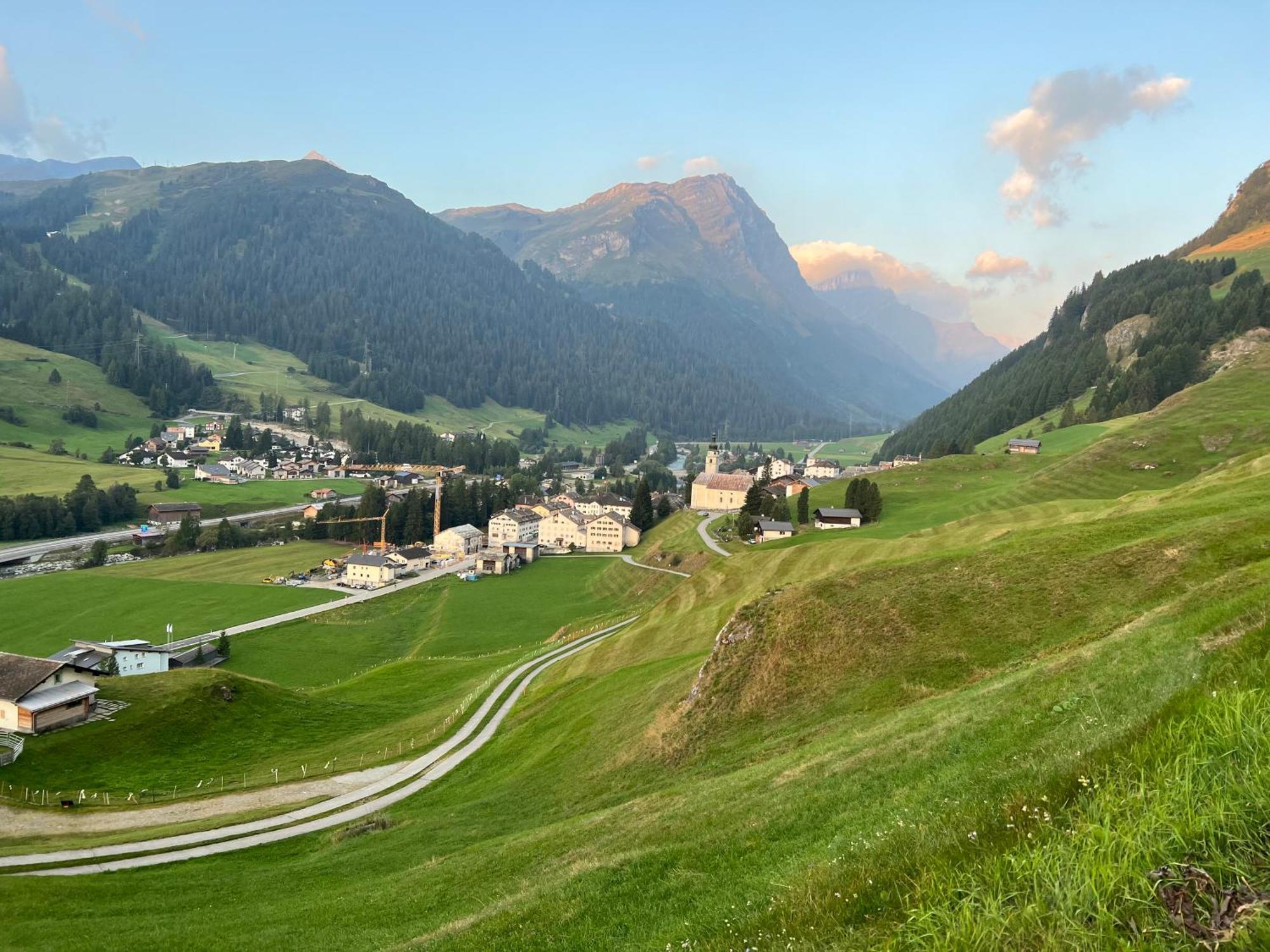 Hotel Piz Tambo Splügen Exteriör bild